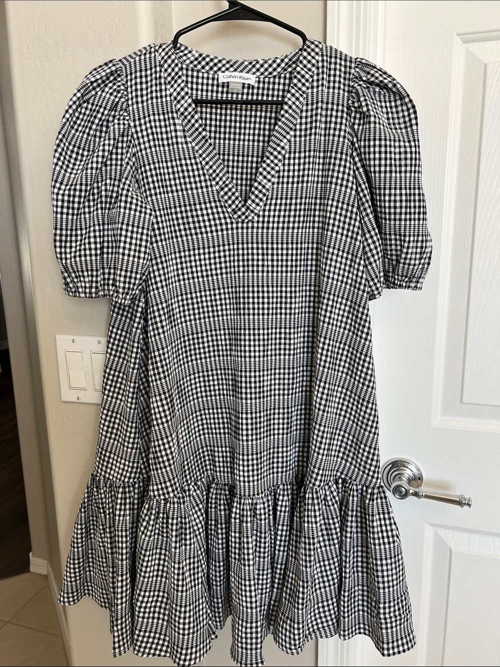 Calvin Klein Black & White Gingham V-Neck Ruffle Dress